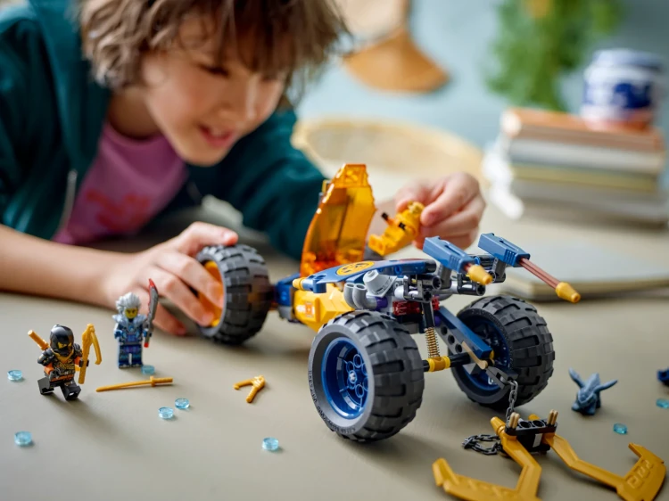 LEGO Ninjago 71811 Buggy terenowy Ninja Arina