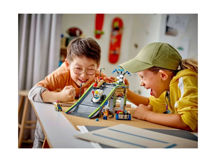Lego City 60460 Bez granic: Tor z rampami dla wyścigówek