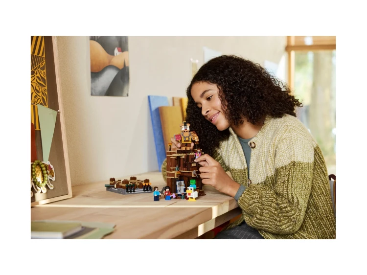 lego-minecraft-21272-ring-w-lesnym-dworze-MrPuggy Kraków.webp