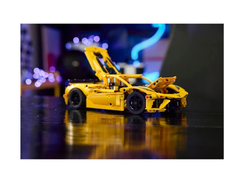 lego-technic-42205-chevrolet-corvette-stingray-MrPuggyKraków.webp