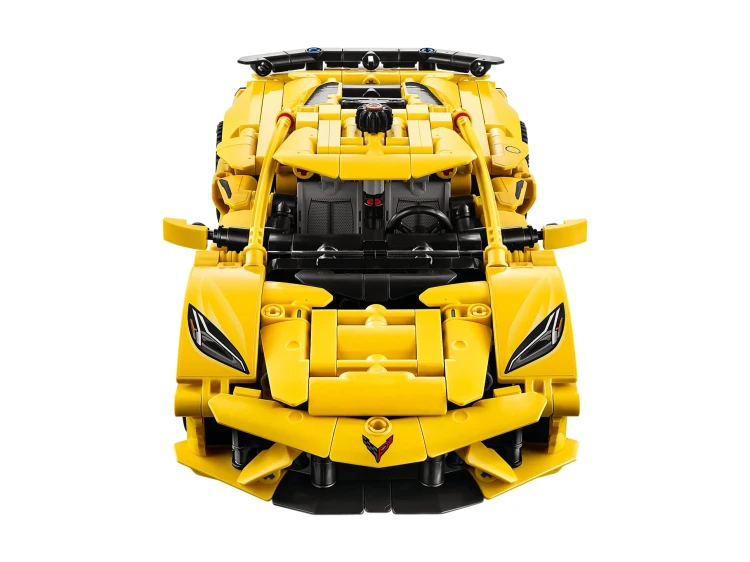 lego-technic-42205-chevrolet-corvette-stingray-Mr Puggy.webp