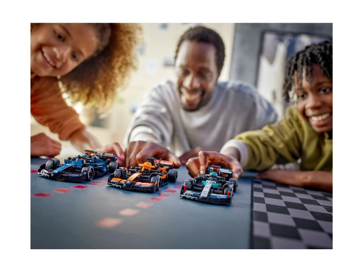 lego-speed-champions-77244-bolid-f1-mercedes-amg-w15-Kraków MrPuggy.webp