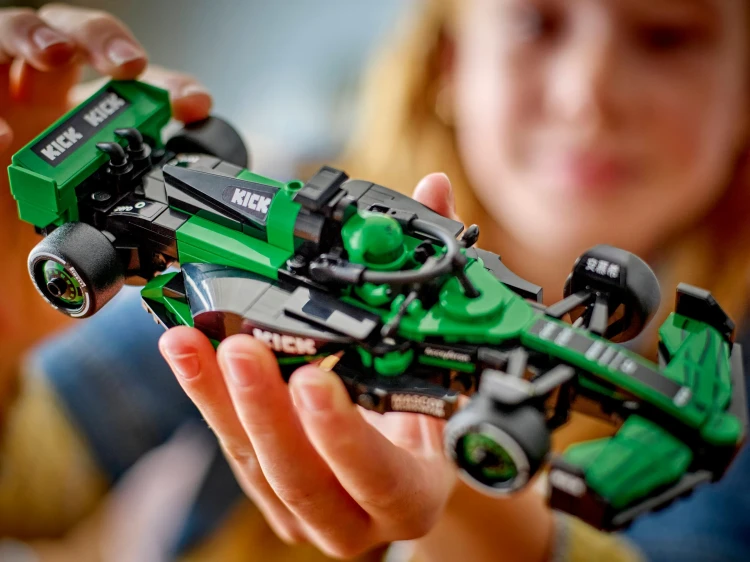 lego-speed-champions-77247-bolid-f1-kick-sauber-team-c44-Kraków Puggy.webp