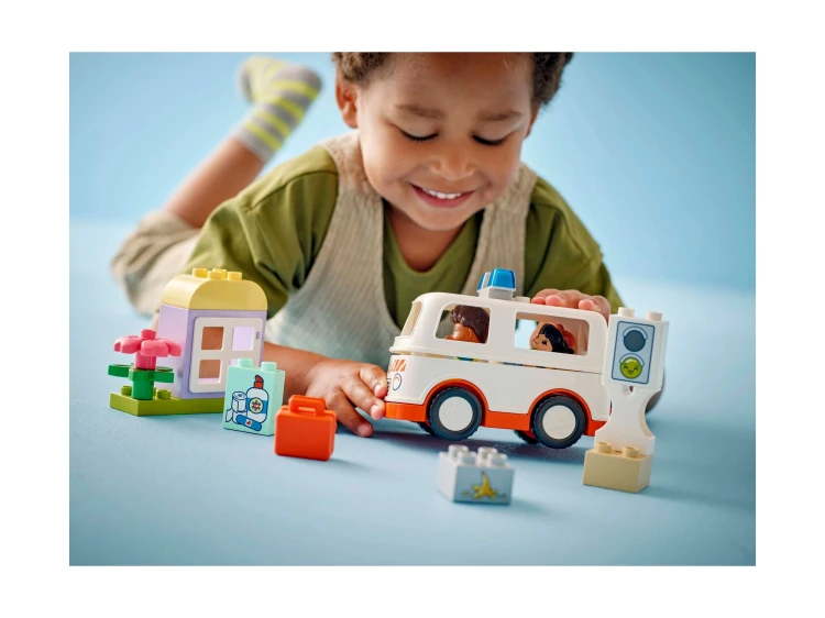 LEGO DUPLO 10447 Karetka z kierowcą