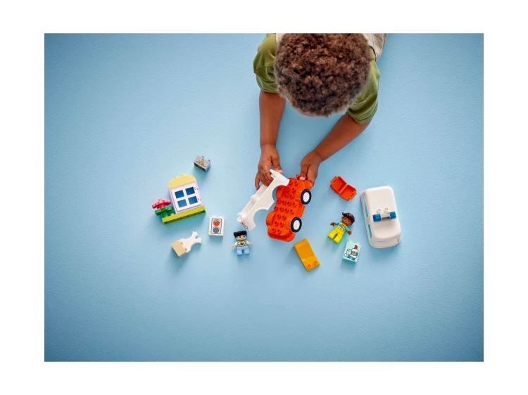 LEGO DUPLO 10447 Karetka z kierowcą