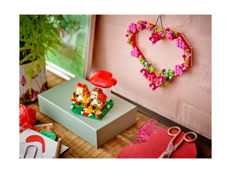 LEGO ICONIC 40711 Piknik pary jeżyków