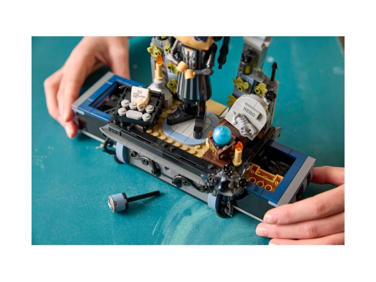 LEGO Wednesday 76780 Figurka Wednesday Addams