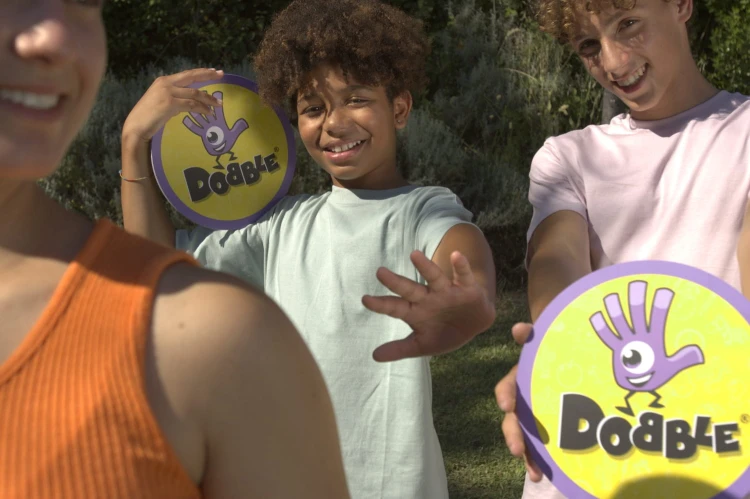 rebel-gra-zrecznosciowa-dobble-giant-foto-promo1.jpg
