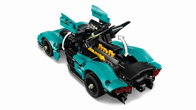 LEGO TECHNIC 42208 Aston Martin Valkyrie Mr Puggy krakow.jpg