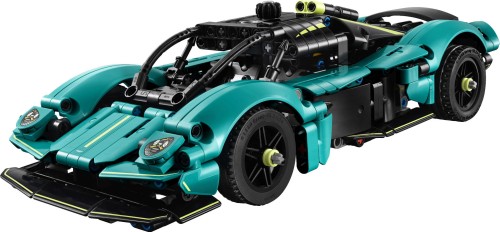 LEGO TECHNIC 42208 Aston Martin Valkyrie Mr Puggy.jpg