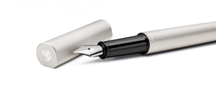 Pióro Pelikan INeo metalowe srebrne.jpg