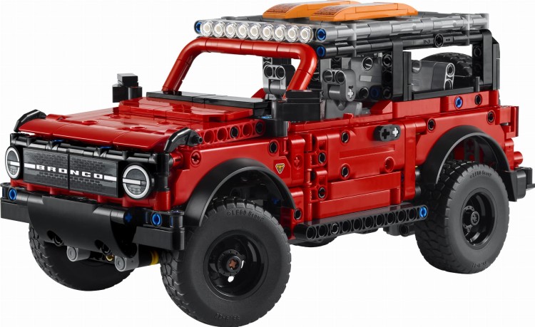 LEGO TECHNIC 42213 SUV Ford Bronco MrPuggy.jpg