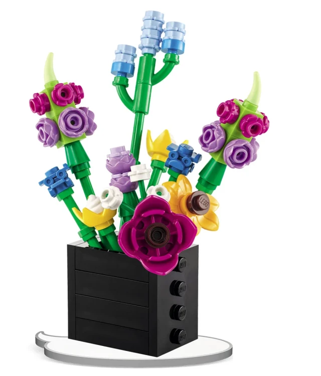 Lego Botanicals. Miniaturowy bukiet kwiatów Mr Puggy.webp