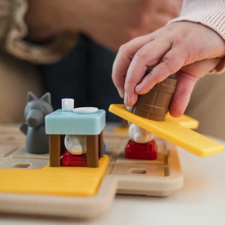 Smart Games Wilk i 7 koźlątek (PL) IUVI Games Mr puggy Kraków.png