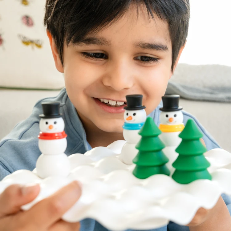 Smart Games Trzy Bałwanki (PL) IUVI Games Kraków MrPuggy.png