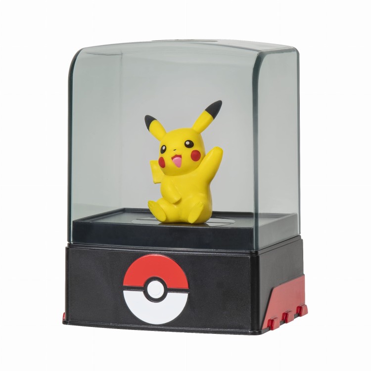 PKW3221-Battle%20Fig%20Pk-Select%20w%20Case-Pikachu-OP-Case-3Qrt%20L_hpr.jpg