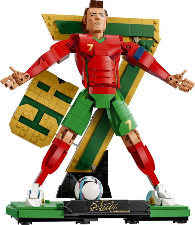 LEGO EDITIONS SPORTS 43016 Cristiano Ronaldo MrPuggy.jpg