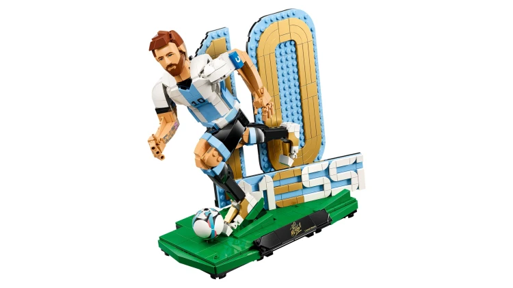 LEGO EDITIONS SPORTS 43015 Lionel Messi Puggy.jpg