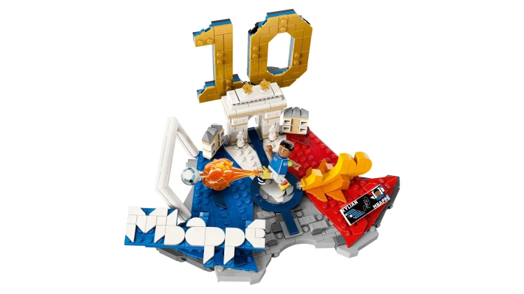 LEGO EDITIONS SPORTS 43013 Kylian Mbappe Puggy.jpg