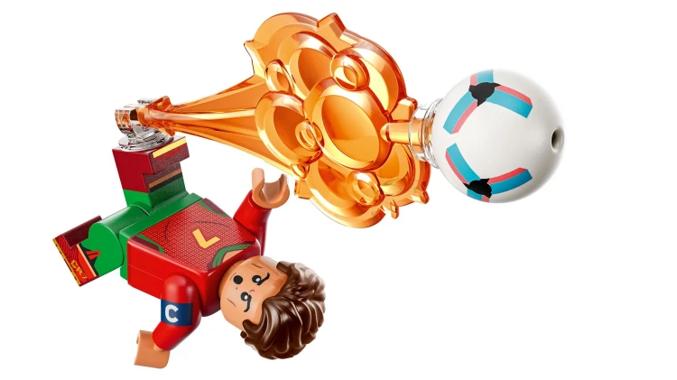 LEGO EDITIONS SPORTS 43012 Cristiano Ronaldo Puggy.jpg