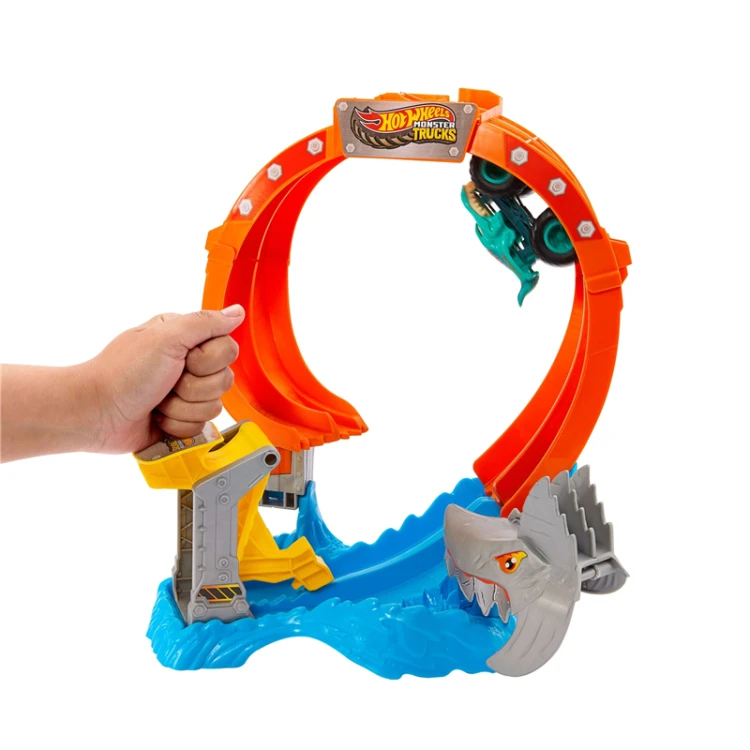 Hot Wheels Monster Trucks Pętla rekina Tor z kraksą 4.jpg