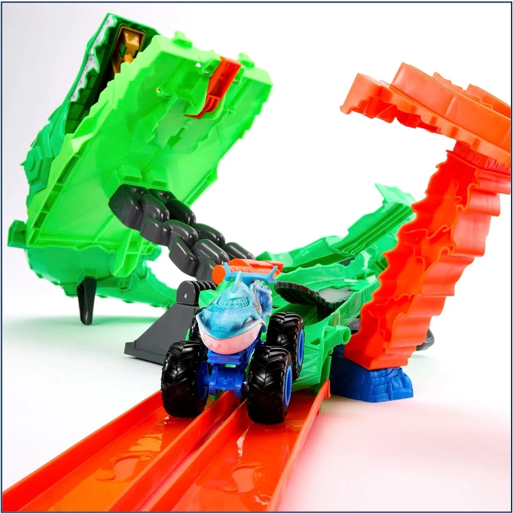 Hot Wheels Monster Trucks Rekiny vs Dinozaury 3.jpg