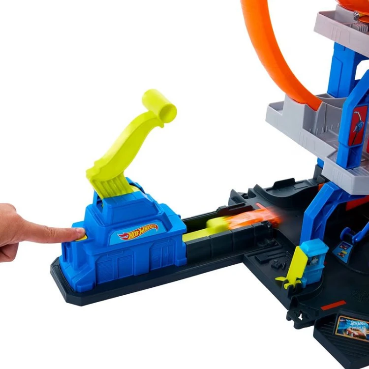 Hot Wheels City Mega Garaż Gigapętla 4.jpg
