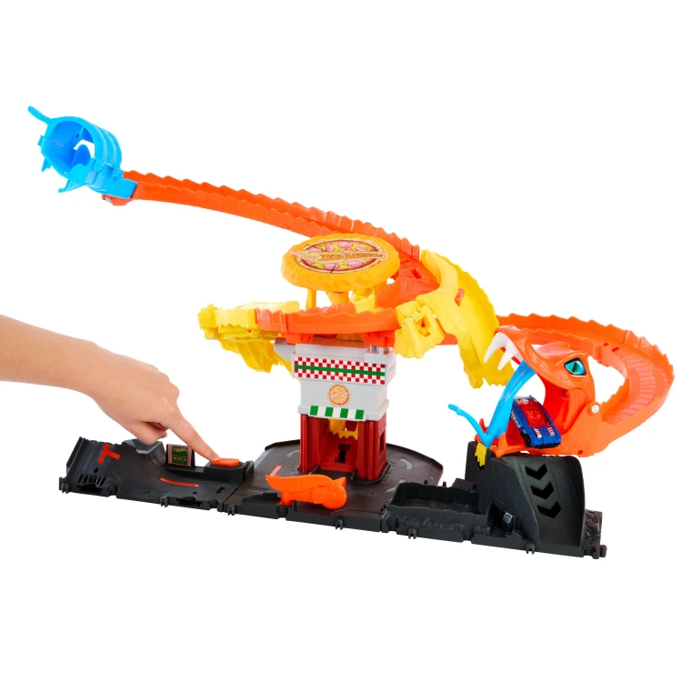 Hot Wheels City Odjazdowa pizza - Atak kobry 4.jpg